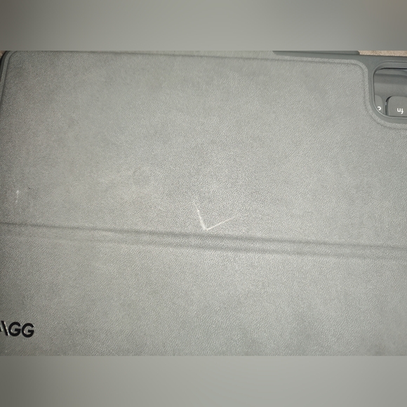 Zagg ZKB11FBB34 PRO Keys Detachable Bluetooth Keyboard - for iPAD PRO 11 - Picture 7 of 13